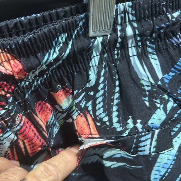 Spicy Tuna UPF 50+,lined,hip pockets,back velcro pocket,elastic drawstring waist - Picture 7 of 13